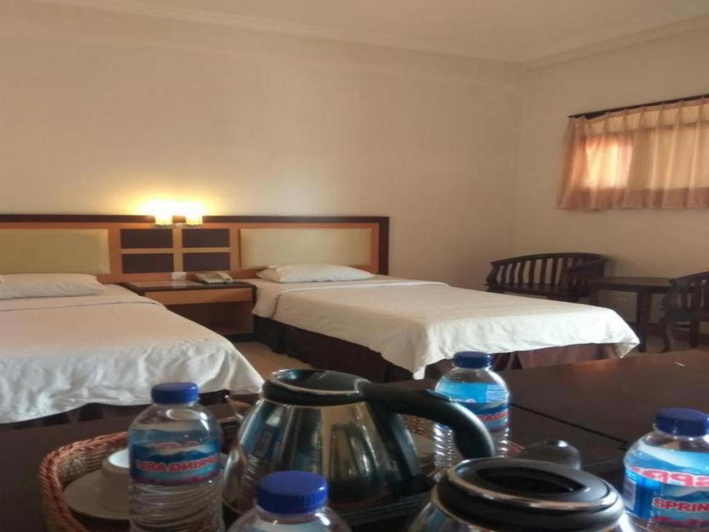 Graha Hotel Sragen Extérieur photo
