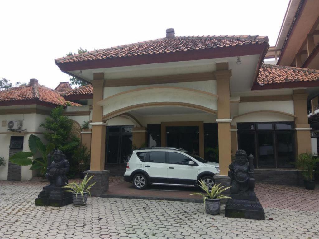 Graha Hotel Sragen Extérieur photo