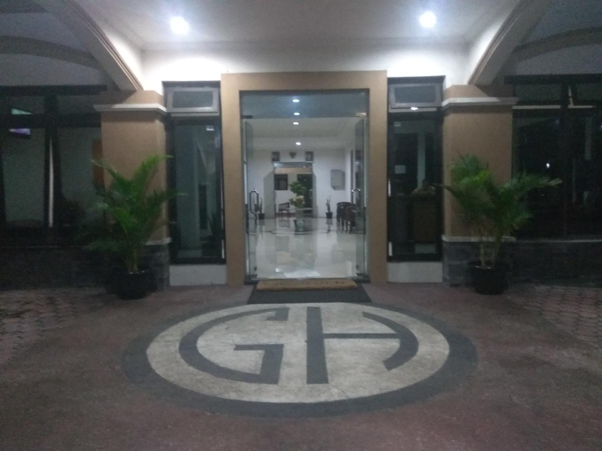 Graha Hotel Sragen Extérieur photo