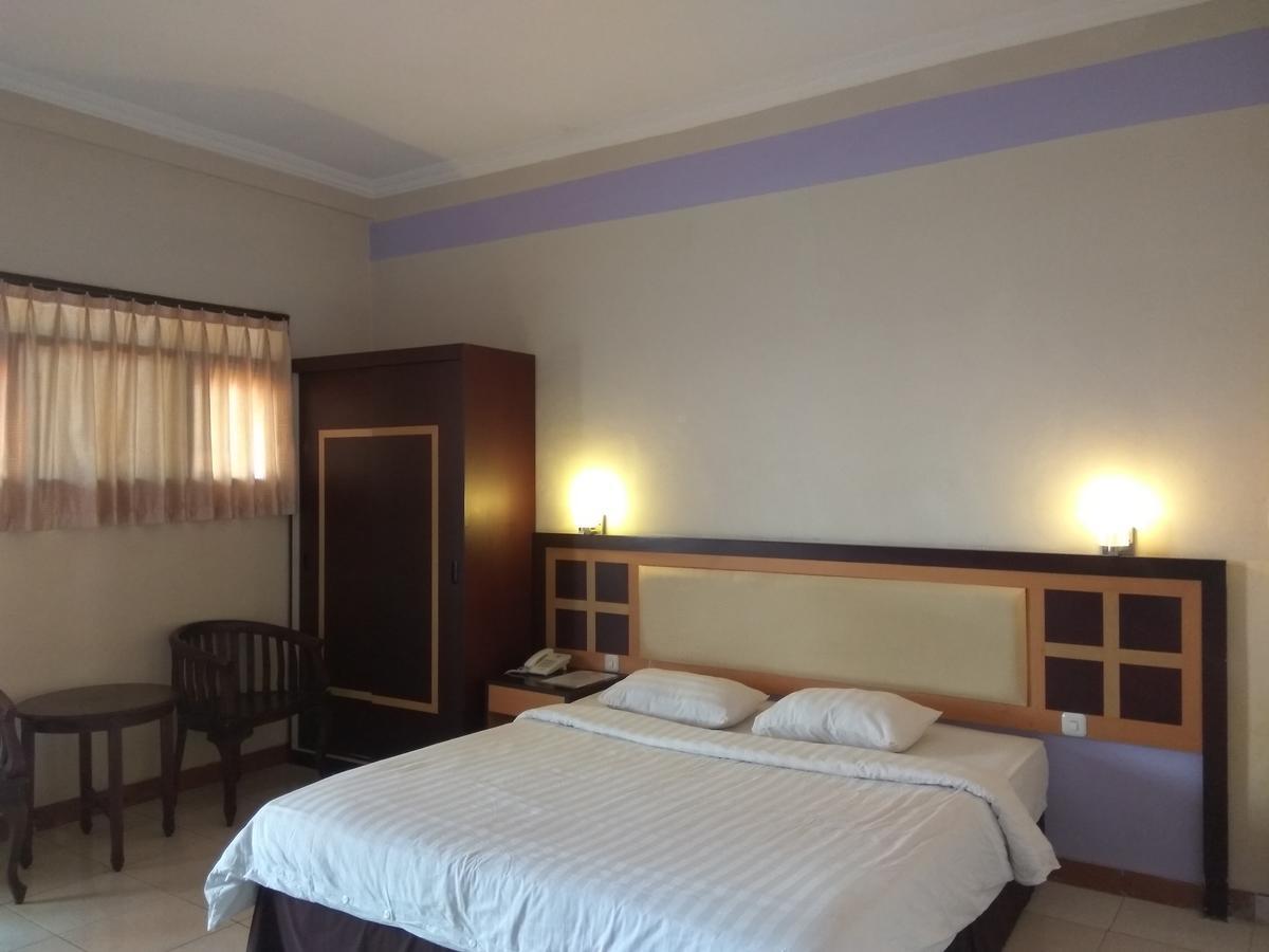 Graha Hotel Sragen Extérieur photo